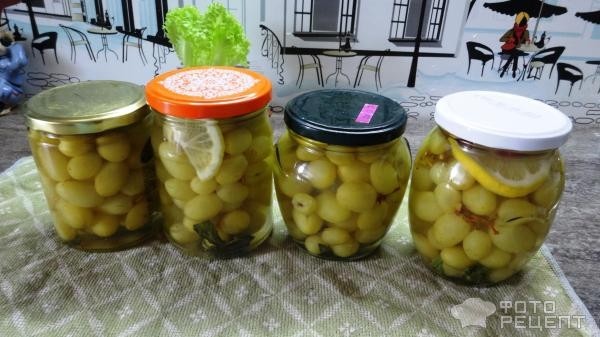 Рецепт: Виноград, консервированный в сиропе с лимоном и мятой - Очень красиво и вкусно.