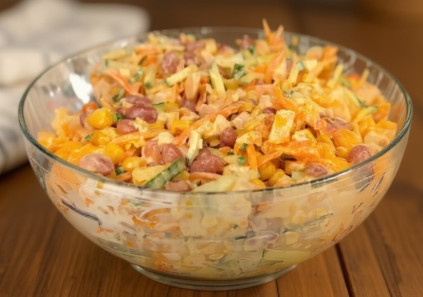 Шикарный салат за 5 минут: без сыра, без варки и без лишних хлопот — вкусно, и быстро!