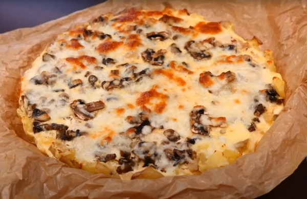 Вкуснее пиццы и проще запеканки: пирог «Жульен» с хрустящей корочкой  — вкус, от которого невозможно оторваться!