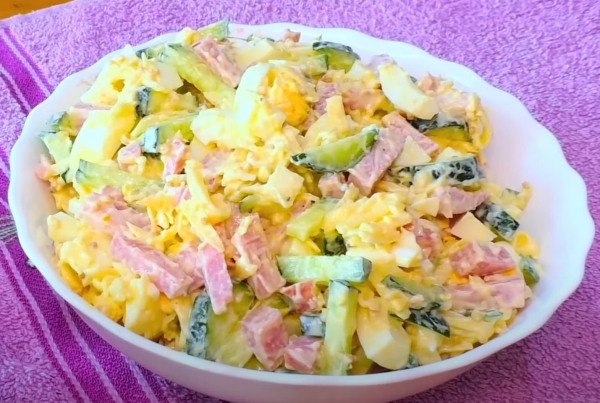 Салат «Столичный» за 5 минут! Рецепт из простых и доступных продуктов на каждый день или на праздничный стол