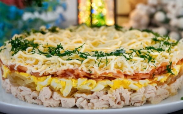 Секрет идеального новогоднего стола! Легкий, нежный и обалденно вкусный салат «Аннушка» Секрет идеального новогоднего стола! Легкий, нежный и обалденно вкусный салат «Аннушка»