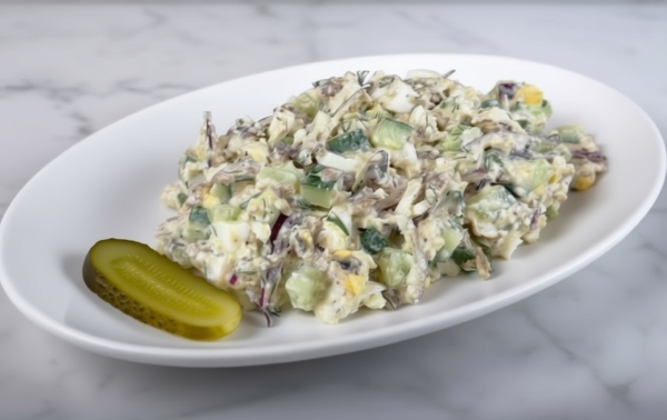 Салат «Копеечный»: простецкое блюдо, которое пользуется бешеной популярностью на любом застолье Салат «Копеечный»: простецкое блюдо, которое пользуется бешеной популярностью на любом застолье