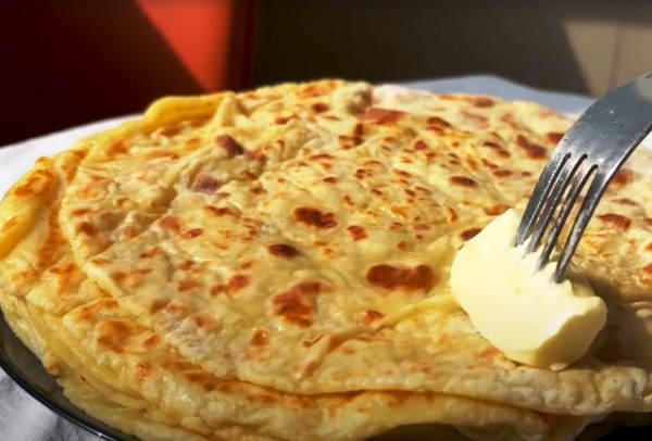 Сытное блюдо из картофеля: лепёшки с расплавленным сыром, которые готовятся проще, чем вы думаете