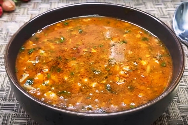 Один глоток — и вы в Тбилиси! Самый вкусный грузинский суп, который готовится быстрее, чем вы скажете «хинкали»