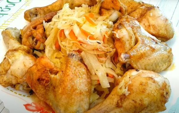 Гарнир и мясо в одном блюде: капуста с курицей в рукаве — идеальный вариант ужина в будний день! Гарнир и мясо в одном блюде: капуста с курицей в рукаве — идеальный вариант ужина в будний день!