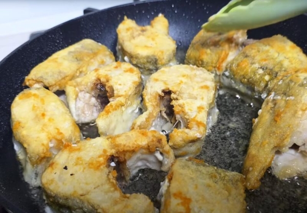 Рыба по-еврейски — не просто блюдо, а кулинарное чудо: с каждым часом становится всё ароматнее! Рыба по-еврейски — не просто блюдо, а кулинарное чудо: с каждым часом становится всё ароматнее!