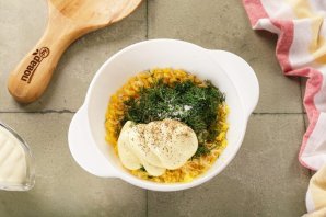 Яйца, фаршированные сыром и чесноком Яйца, фаршированные сыром и чесноком