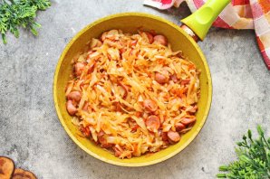 Капустная солянка с сосиской Капустная солянка с сосиской