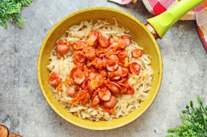 Капустная солянка с сосиской Капустная солянка с сосиской