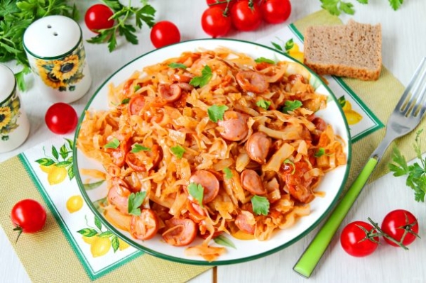 Капустная солянка с сосиской Капустная солянка с сосиской