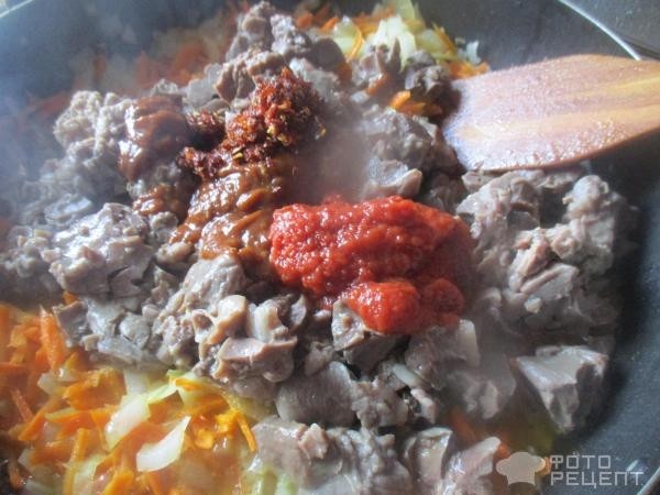 Рецепт: Тушеное легкое в сметане - бюджетное блюдо