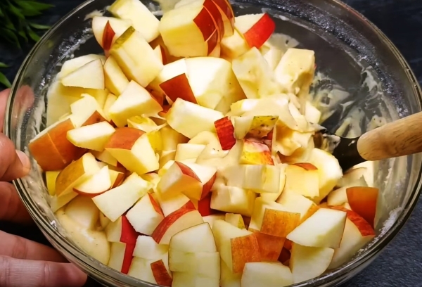 Секрет бабушкиного пирога: больше яблок, меньше теста — и результат, от которого все в восторге! Секрет бабушкиного пирога: больше яблок, меньше теста — и результат, от которого все в восторге!