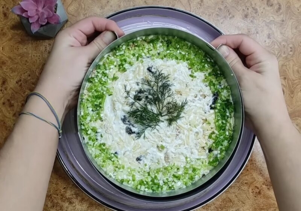 Закусочный “Наполеон” с тремя видами начинок: мой фаворит к праздничному столу! Закусочный “Наполеон” с тремя видами начинок: мой фаворит к праздничному столу!