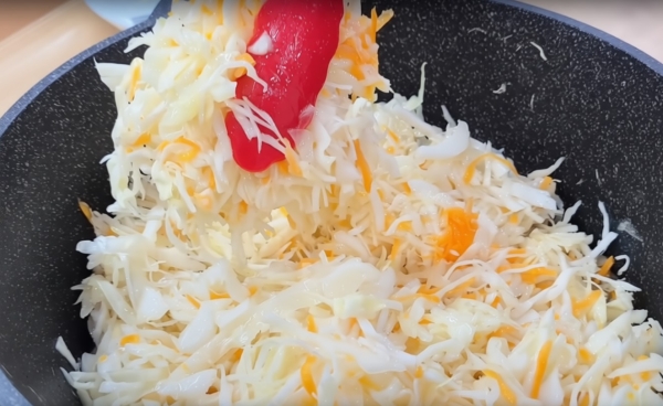 Хрустящая капуста за 12 часов — как в заводской столовой! Простой рецепт без квашения: сохраняет всю пользу Хрустящая капуста за 12 часов — как в заводской столовой! Простой рецепт без квашения: сохраняет всю пользу