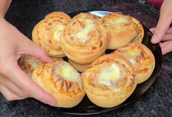 Пеку вместо пиццы — муж и дети довольны! Тесто «Пух» без яиц за копейки Пеку вместо пиццы — муж и дети довольны! Тесто «Пух» без яиц за копейки