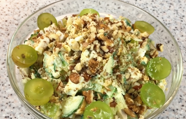 Невероятно нежный салат «Марго»: удивите своих близких этим кулинарным шедевром с секретным ингредиентом