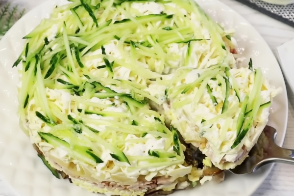 Салат «Зимний Фьюжн»  — нежность и гармония вкусов для Новогоднего стола! Не просто еда, а визуальное удовольствие