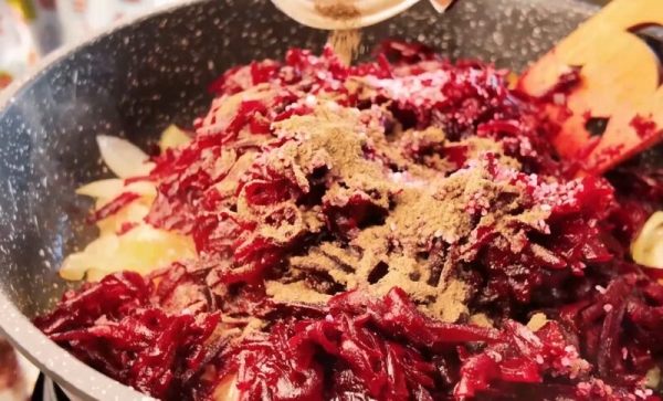 Хочется есть каждый день! Невероятная намазка из свеклы: вкусный перекус или закуска на праздничный стол Хочется есть каждый день! Невероятная намазка из свеклы: вкусный перекус или закуска на праздничный стол