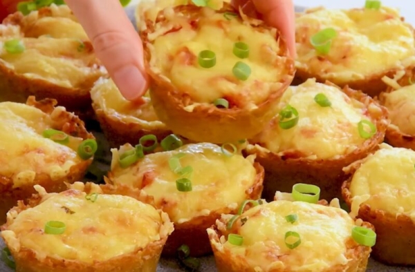 Новогодняя закуска за 30 минут: сочные и сытные маффины на праздничный стол. Невероятно вкусно и просто!