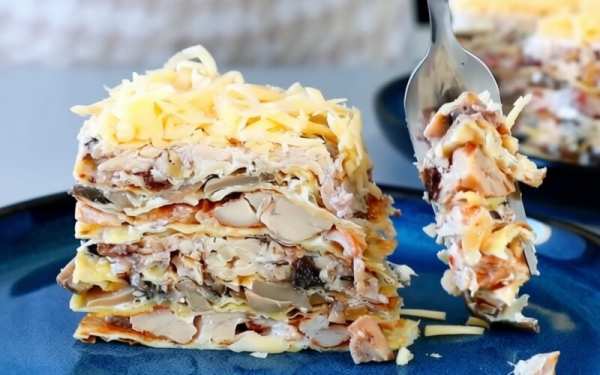 Новогодний шедевр из недорогих продуктов. Сочный и нежный закусочный торт! Новогодний шедевр из недорогих продуктов. Сочный и нежный закусочный торт!