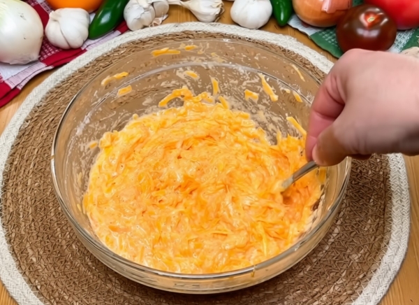 Забудьте о классике: проверенный рецепт воздушных оладий из тыквы за 20 минут!