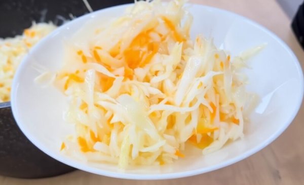 Хрустящая капуста за 12 часов — как в заводской столовой! Простой рецепт без квашения: сохраняет всю пользу Хрустящая капуста за 12 часов — как в заводской столовой! Простой рецепт без квашения: сохраняет всю пользу