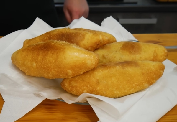 Румяные золотистые пирожки с капустой. Тот самый рецепт, как у бабушки – вся фишка в тесте! Румяные золотистые пирожки с капустой. Тот самый рецепт, как у бабушки – вся фишка в тесте!