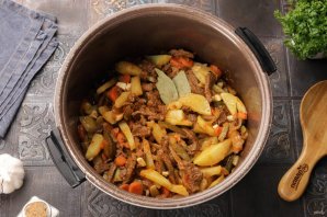 Азу по-татарски в мультиварке Азу по-татарски в мультиварке