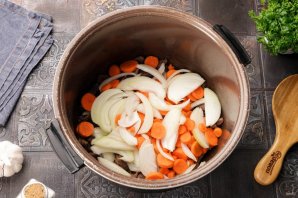 Азу по-татарски в мультиварке Азу по-татарски в мультиварке