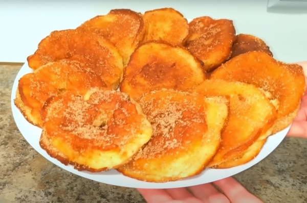 Яблоки в сладком кляре: вкуснятина за 15 минут! Простой и быстрый рецепт выпечки Яблоки в сладком кляре: вкуснятина за 15 минут! Простой и быстрый рецепт выпечки