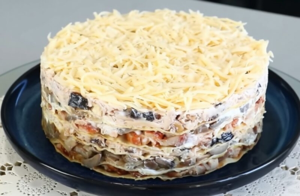 Новогодний шедевр из недорогих продуктов. Сочный и нежный закусочный торт! Новогодний шедевр из недорогих продуктов. Сочный и нежный закусочный торт!