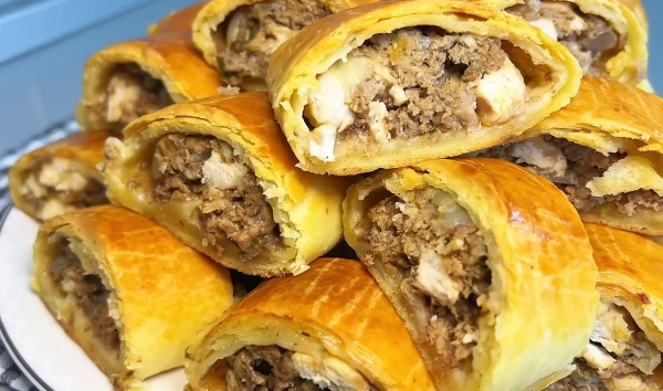 Можно угостить сразу всю родню! Сочные мясные рулеты на праздник или каждый день: просто и очень вкусно