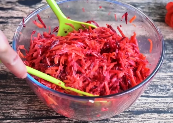 Свекла, яблоко, морковь: готовлю этот салат для красоты изнутри. Заменит все модные суперфуды!