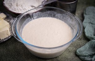 Домашнее слоеное дрожжевое тесто на молоке