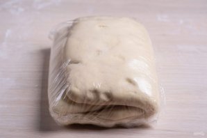 Домашнее слоеное дрожжевое тесто на молоке