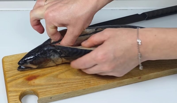 Малосольная скумбрия в домашних условиях: нежная, словно лосось. Маринад готов за 5 минут!