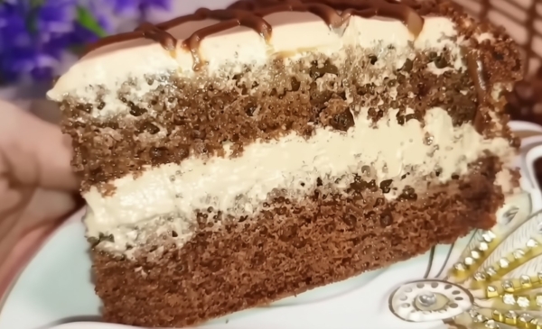 Проще не бывает: нежный бисквитный торт с простым, но вкусным кремом. Рецепт идеального десерта к чаю! Проще не бывает: нежный бисквитный торт с простым, но вкусным кремом. Рецепт идеального десерта к чаю!