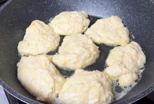 Ленивые «Хачапурики» за 15 минут. Завтрак — быстро и вкусно: рецепт для тех, кто ценит своё время Ленивые «Хачапурики» за 15 минут. Завтрак — быстро и вкусно: рецепт для тех, кто ценит своё время