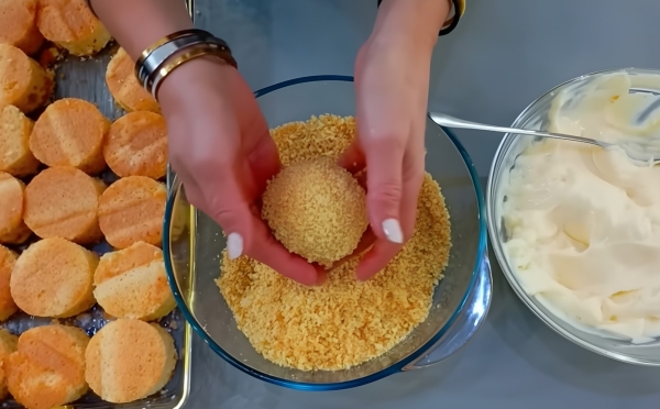 Рецепт советских пирожных «Белочка» —  простой, недорогой и невероятно вкусный десерт!