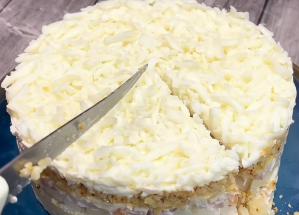 «Снежная королева» — необычный и нереально вкусный салат на Новый год! Все гости требовали рецепт «Снежная королева» — необычный и нереально вкусный салат на Новый год! Все гости требовали рецепт