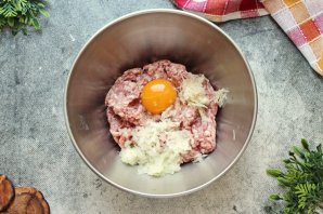 Фрикадельки в молочном соусе Фрикадельки в молочном соусе