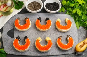 Канапе "Подковки"