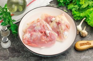 Курица в мультиварке жареная