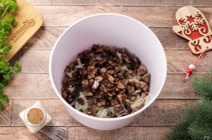 Новогодний салат "Варежка" на год Лошади Новогодний салат "Варежка" на год Лошади