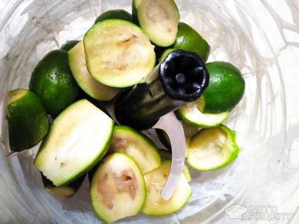 Рецепт: Экзотическое варенье из фейхоа - Сырое варенье с землянично-ананасовым вкусом Рецепт: Экзотическое варенье из фейхоа - Сырое варенье с землянично-ананасовым вкусом