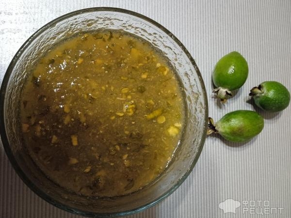 Рецепт: Экзотическое варенье из фейхоа - Сырое варенье с землянично-ананасовым вкусом Рецепт: Экзотическое варенье из фейхоа - Сырое варенье с землянично-ананасовым вкусом