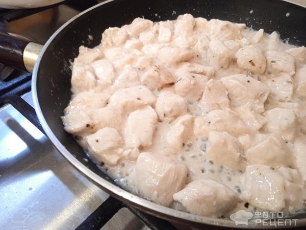 Рецепт: Куриное филе в соусе на сковороде - с кукурузой и болгарским перцем Рецепт: Куриное филе в соусе на сковороде - с кукурузой и болгарским перцем