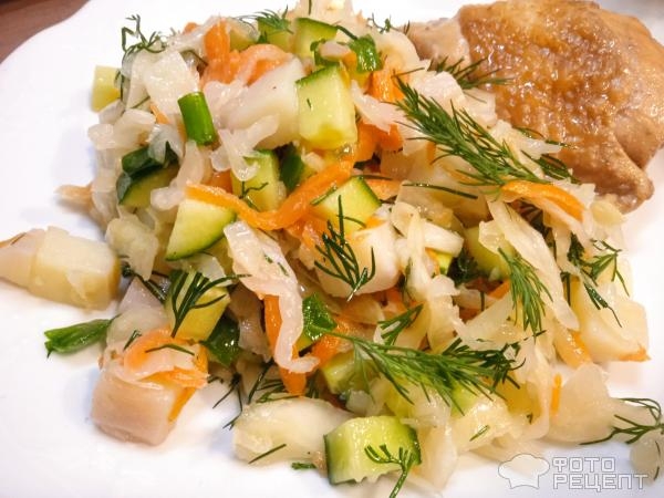 Рецепт: Постный овощной салат - с квашеной капустой Рецепт: Постный овощной салат - с квашеной капустой