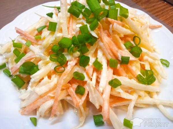 Рецепт: Закуска из дайкона - с сыром и чесноком