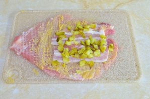 Рулетики из свинины с начинкой